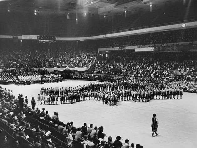 1504621061-1128-pervyj-kongress-skvu-manifestacia-v-medison-skver-garden-nujork-1967-arhiv-skvu-sku.jpg