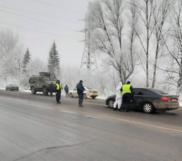 Через Covid-19 на Прикарпатті встановили КПП