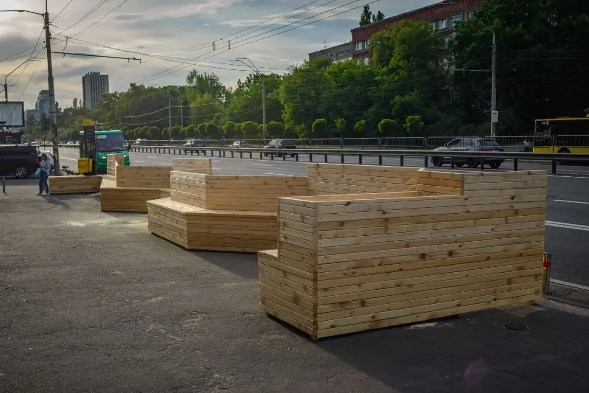 Парклет біля станції метро «Політехнічний інститут». Фото з телеграм-каналу Ne:Urban