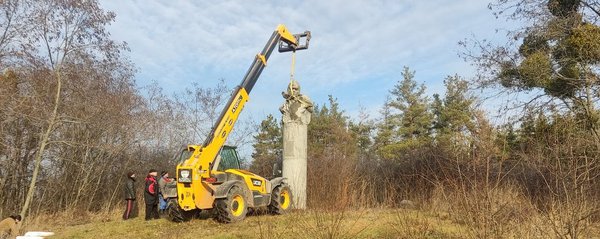 На Полтавщині «Борці за владу Рад» та інші монументи поїхали в музей тоталітаризму (ФОТО)