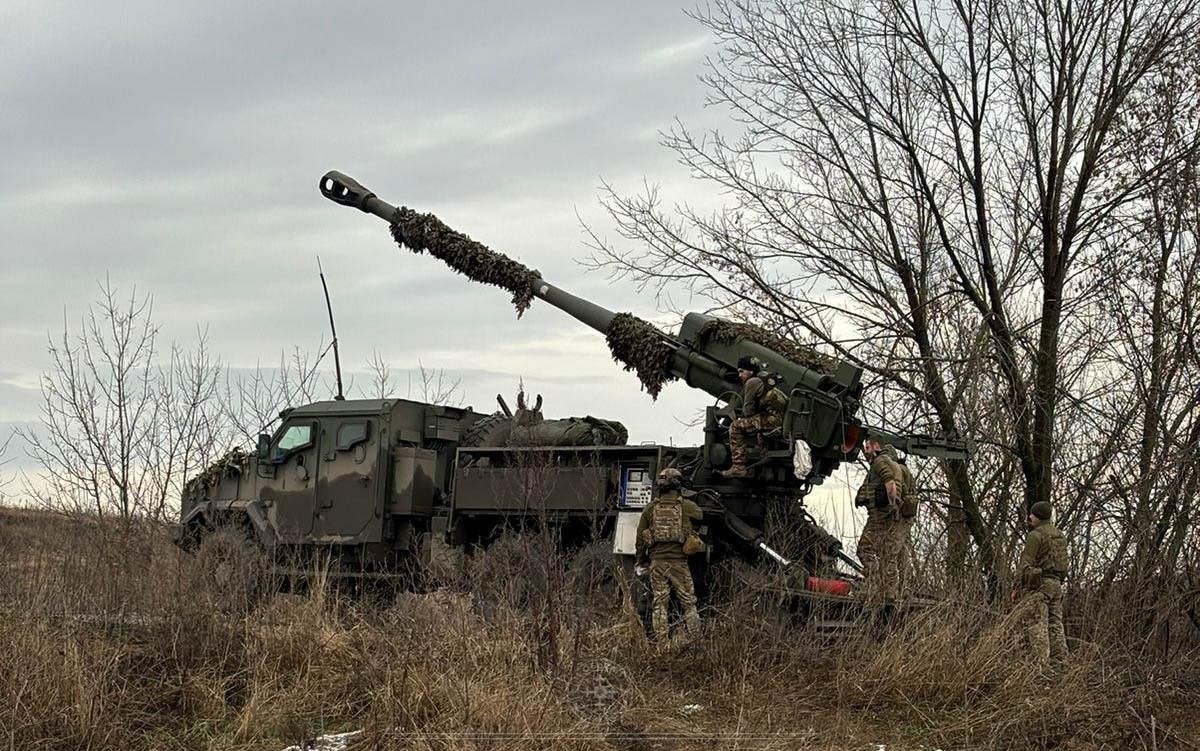 Українська САУ 2С22 "Богдана" з досилачем боєприпасів. Фото: пресслужба 1 БрСпП.