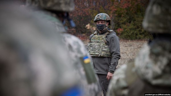 Той рік, що Зеленський відвів на завершення війни, закінчується. Війна – ні