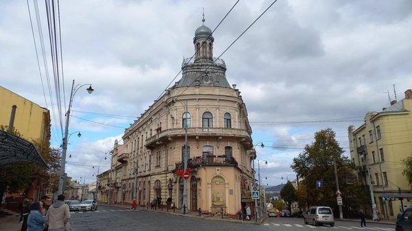 Врятуватися від повітряного терору. Мій досвід переїзду в Чернівці