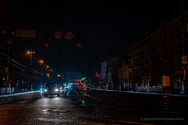 Вечірній Київ без світла. Фото: Назарій Мазилюк, Українська правда