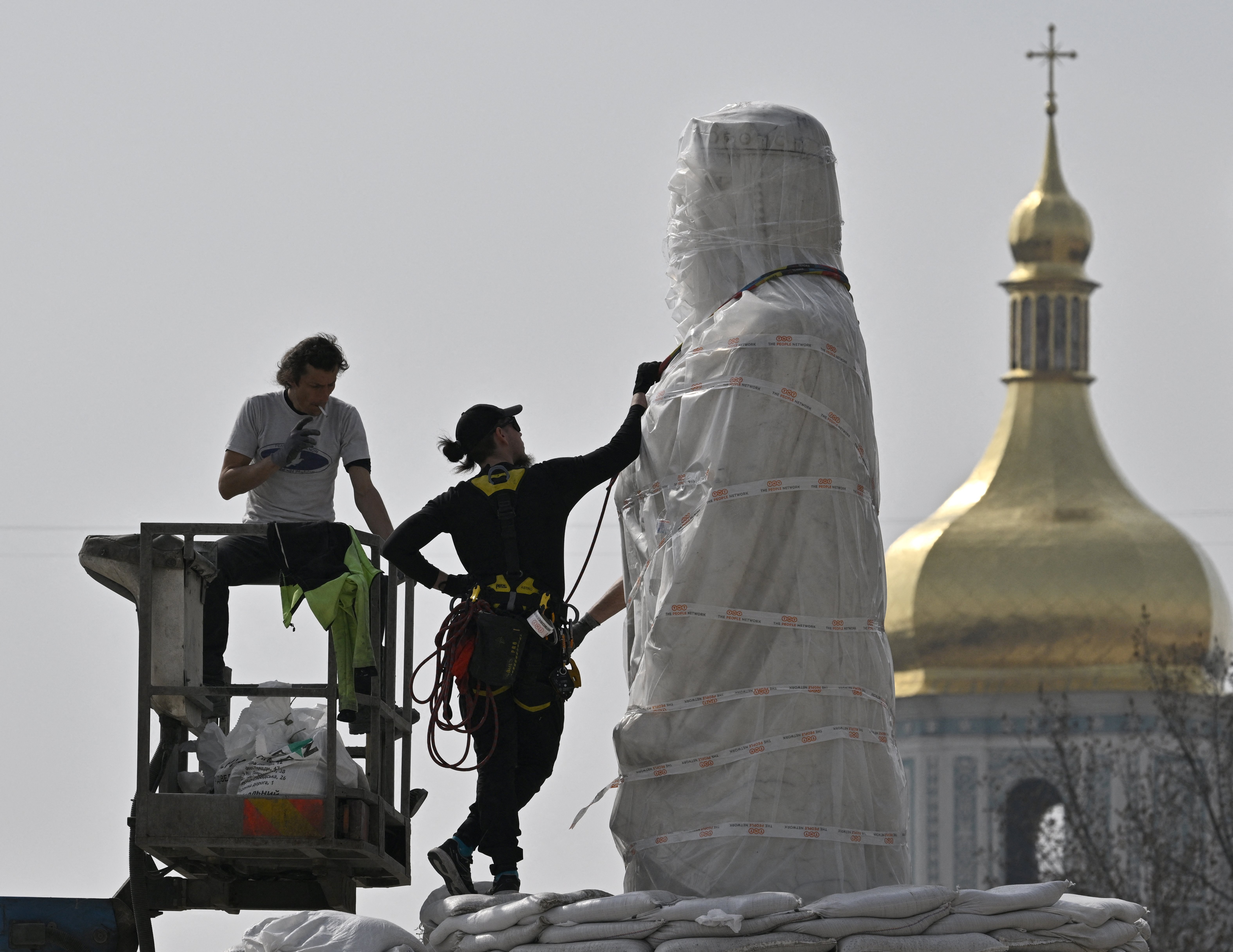 Княгиня Ольга знає, як палити ворогів