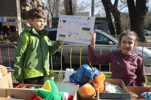 Фото дня. До перемоги докладається кожен