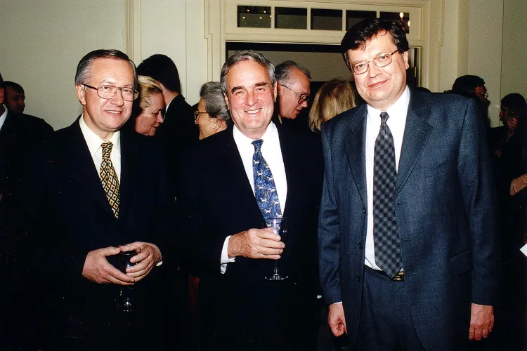 TWG_Photo_2001_No_202__Oct_19__Former_Ukraine_Foreign_Minister_Borys_Tarasyuk__Former_US_Ambassador_to_Ukraine_William_Miller__Ukrainian_Ambassador_Kostyantyn_Gryshchenko.webp