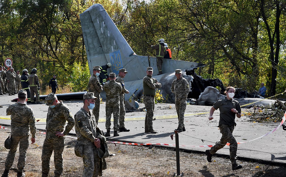 Уламки літака Ан-26 Фото: Andriy Andriyenko / AP