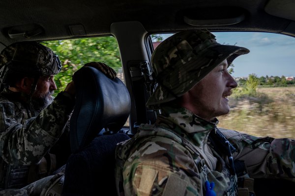 "Передай Байдену, що нам потрібна зброя". Один день на передовій (Харківщина, серпень 2022 року)