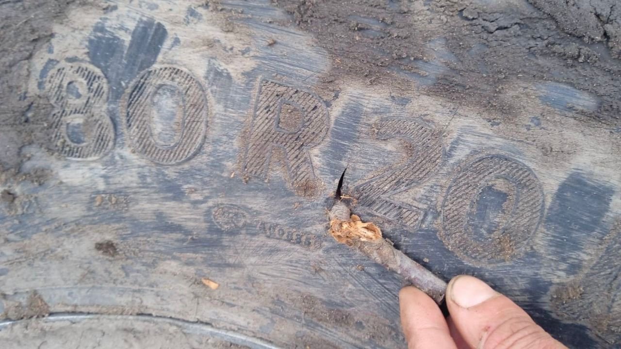 A damaged wheel that was repaired from the company's cash. Photo provided by the interviewee