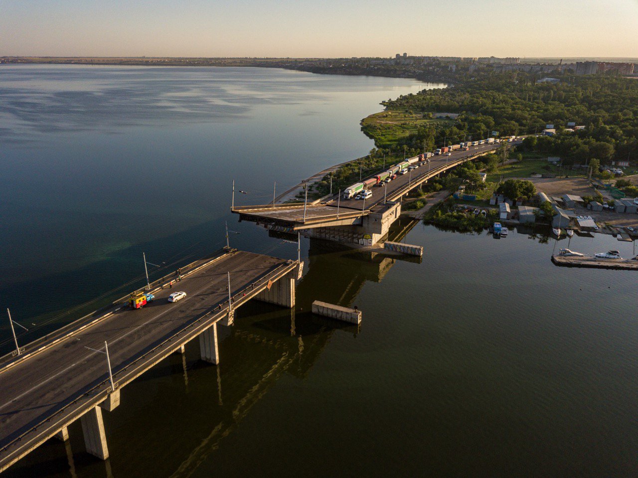 Varvarivsky Bridge across the Southern Bug in Mykolaiv. Photo: https://usm.media/