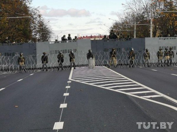 У Мінську продовжують виходити десятки тисяч протестувальників