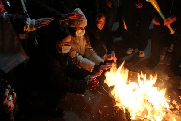 Тбіліський «майдан» мирний. Протестувальники щовечора приходять, але на побиття не відповідають