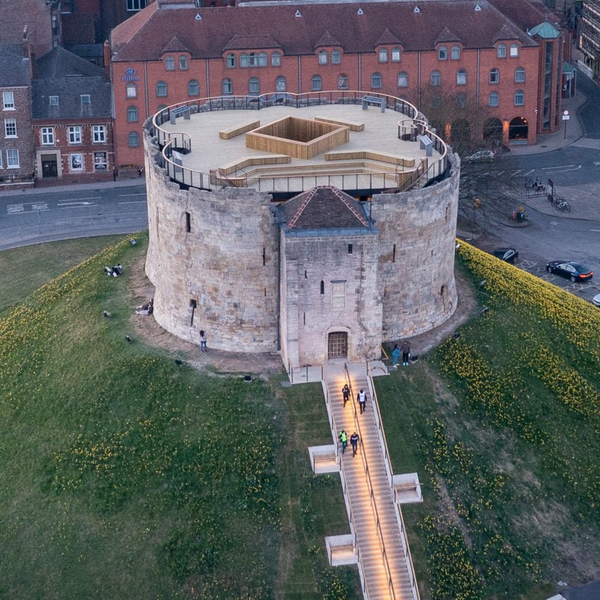 Оглядовий майданчик Кліффордської вежі, Йорк, архітектори Hugh Broughton Architects та Martin Ashley Architects. Фото: Dirk Lindner