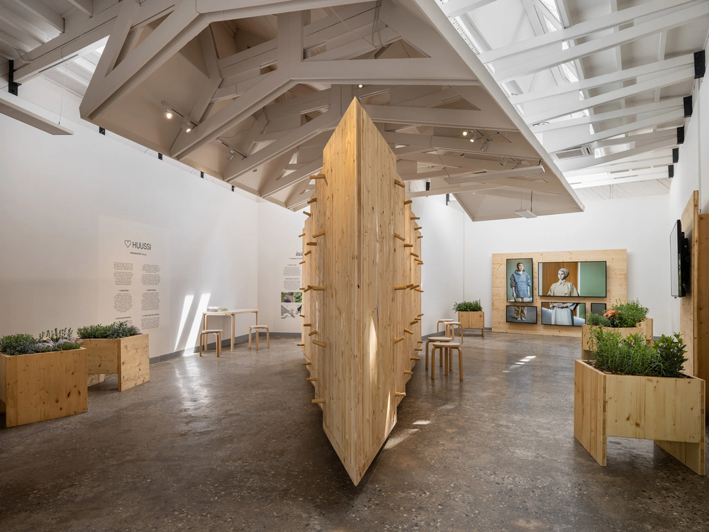 huussi-imagining-future-history-sanitation-finnish-pavilion-the-dry-collective_dezeen_2364_col_6.webp