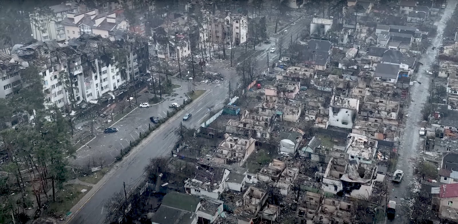 Гостомельське шосе, 24/1, та вулиця Багірова, Ірпінь, Київська область. Фактично кожен двір приватного сектору, майже кожен приватний будинок спалений