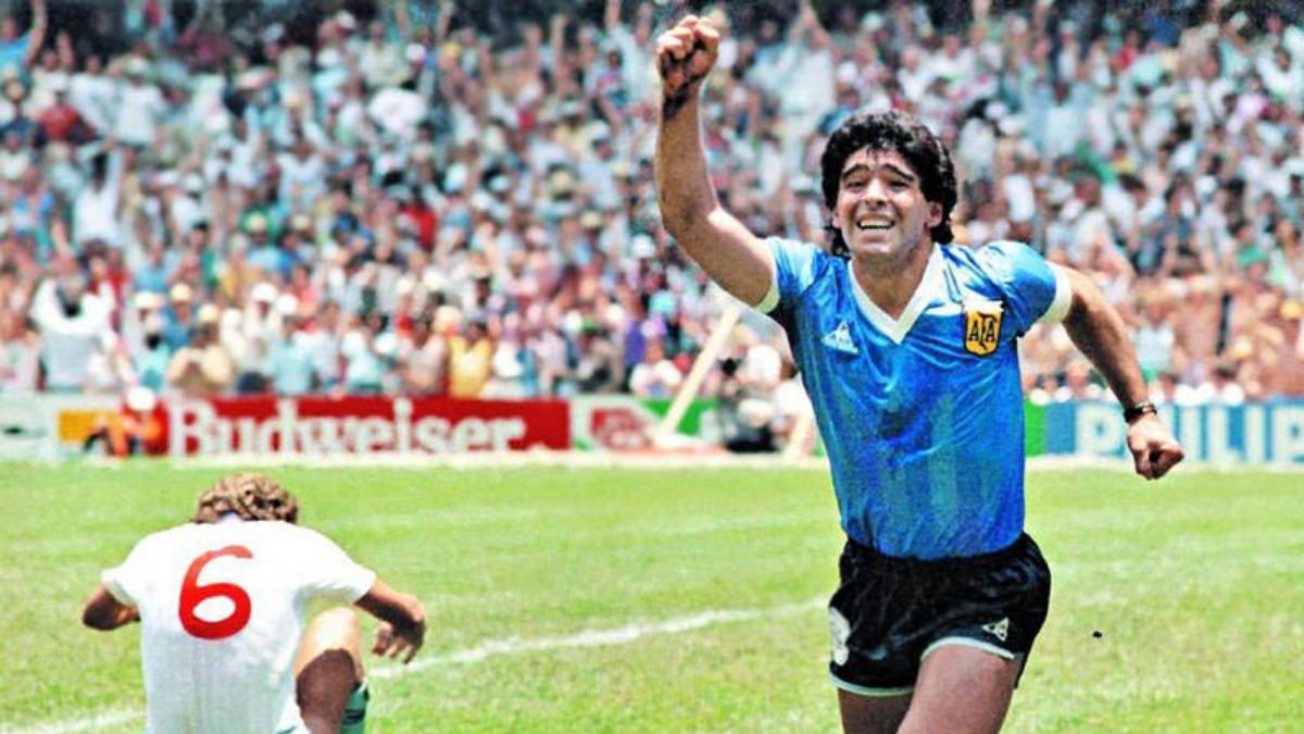 lets-talk-spanish-podcast-episode-33-diego-maradona.jpg