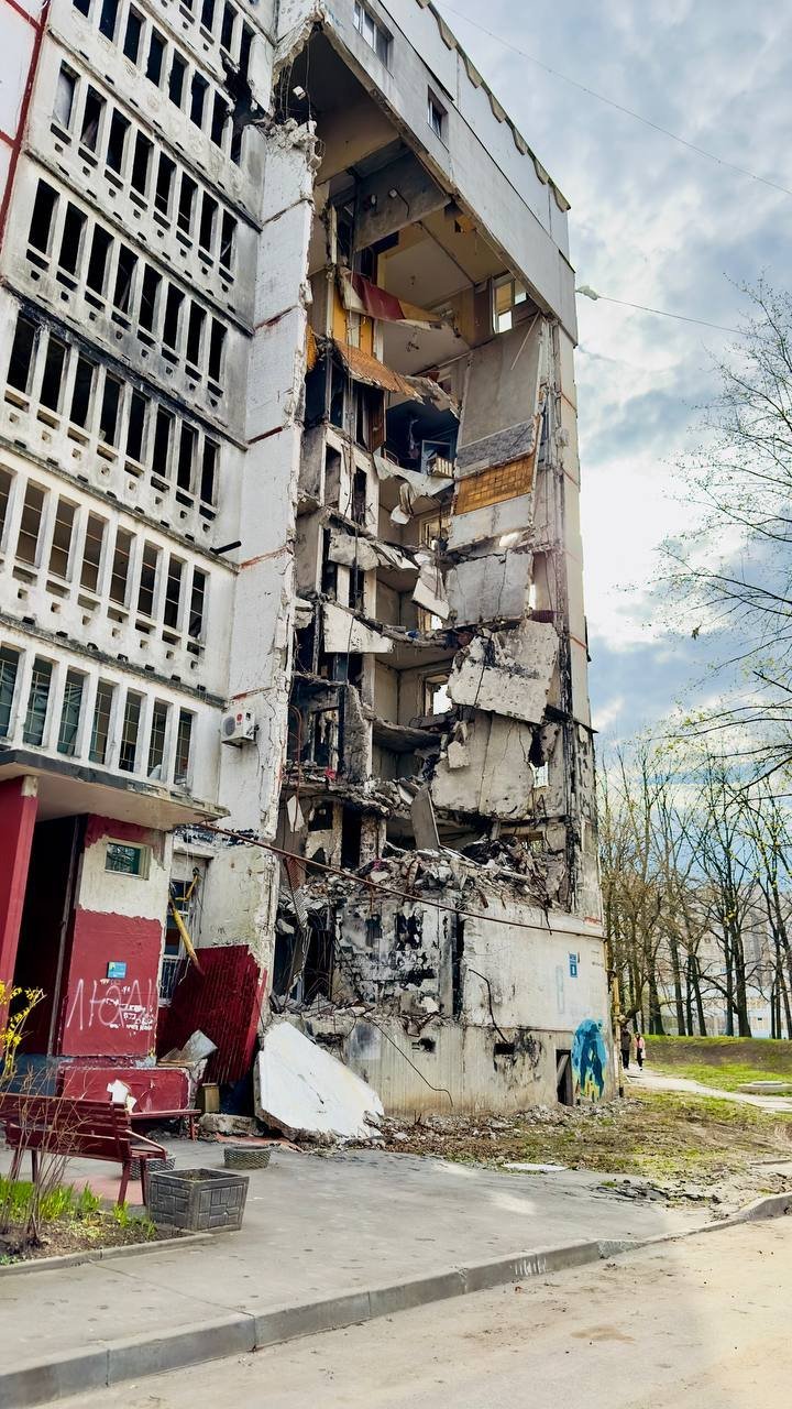 The aftermath of the shelling in Northern Saltovka in Kharkiv. Photo: Yulia Pimenova